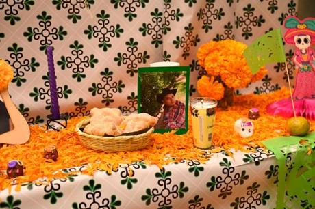 Alcalde Juan Manuel Navarro inaugura e invita a familias a admirar el Altar de Muertos Monumental Alcalde Juan Manuel Navarro inaugura e invita a familias a admirar el Altar de Muertos Monumental