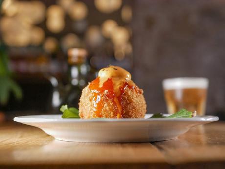 Diez bares y restaurantes del Raval para ir de Ruta de Tapas