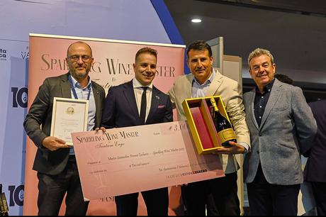 Alejandro Aparicio Villoria se proclama Master Sommelier 2025 en el Sparkling Wine Master by Tantum Ergo Alejandro Aparicio Villoria se proclama Master Sommelier 2025 en el Sparkling Wine Master by Tantum Ergo