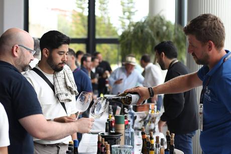 Hosteleros de toda Galicia se dan cita en INVINO 2025, el showroom organizado por Difersa & Prima Vinia