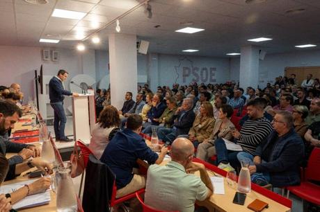 El Comité Regional del PSOE ratifica por unanimidad la candidatura de Gallardo para salir «a ganar» el 21 de diciembre