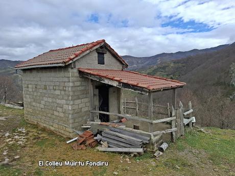 La Muela-Torones-Picu la Carba-El Castieḷḷu-Naveo