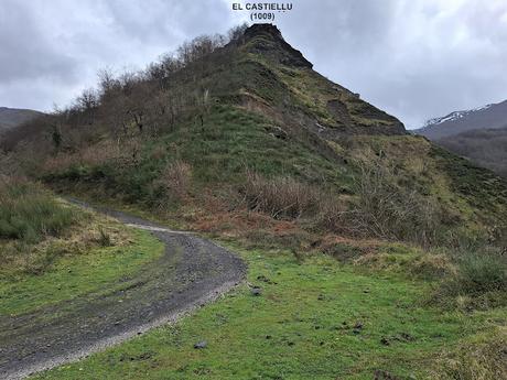 La Muela-Torones-Picu la Carba-El Castieḷḷu-Naveo