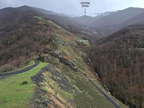 La Muela-Torones-Picu la Carba-El Castieḷḷu-Naveo