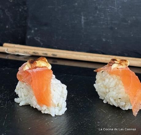 Nigiri con Salmón Ahumado y Mayonesa Kepwie flambeada #ArrozInternationalDay