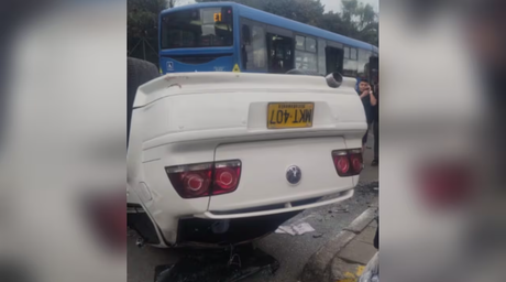 Video revela el momento del accidente en Bogotá donde murieron dos moteras; el carro habría salido de una caravana de Halloween
