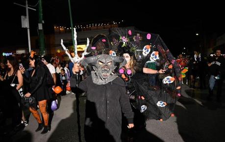 Muertos vivientes y criaturas terroríficas tomaron las calles de Soledad en la “Marcha Zombie 2025” Muertos vivientes y criaturas terroríficas tomaron las calles de Soledad en la “Marcha Zombie 2025”