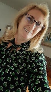 CON CORAZONES VERDES CON CORAZONES VERDES