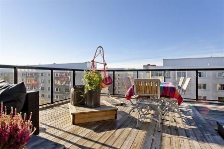 sofá cuero negro piso para chicos muebles de ikea muebles de diseño iconos estilo nórdico estilo nórdico diseño de terrazas diseño de exteriores diseño de aticos diseño americano sillas eames decoración pisos pequeños decoración piso masculino decoración masculina decoración espacios pequeños diáfanos decoración de áticos ático con terraza suelo teca 