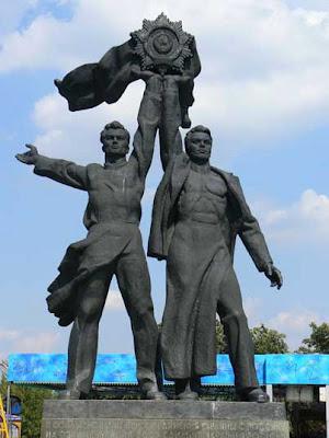 Los monumentos a las amistades soviéticas