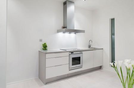 Un piso de 53 m2 minimalista sin puertas - Paperblog