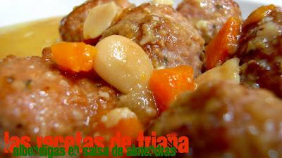 Albondigas en salsa de almendras