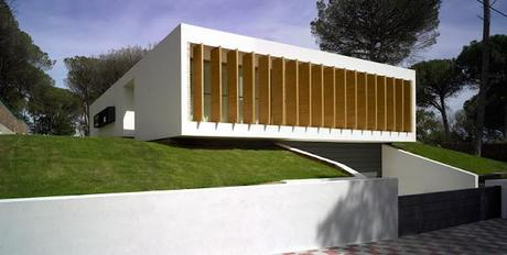 DG ARQUITECTO RECOMIENDA: CASA MJ, GRND82. GIRONA