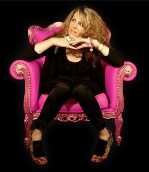 ENCUENTRO CON CAROLINE MUNOS, SASTRE SIN IGUAL