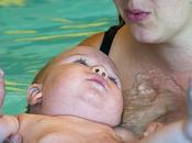 Recomiendan bebés practiquen natación