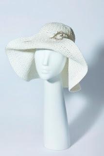 YolanCris lanza su primera colección de complementos para novia