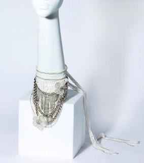 YolanCris lanza su primera colección de complementos para novia