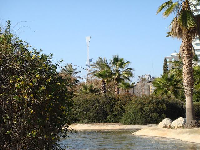 Sábado en Gris y Negro.