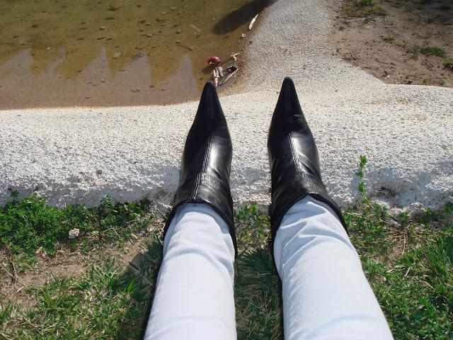 Sábado en Gris y Negro.