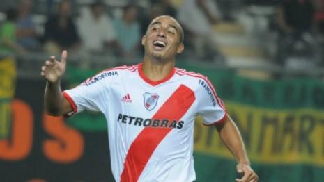 River en la B: Los goles de Trezeguet no alcanzaron para llegar a la punta