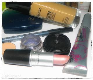 Buscando en el baul de los pigmentos: SLY