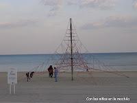 La playa de muchavista de El Campello (Alicante)