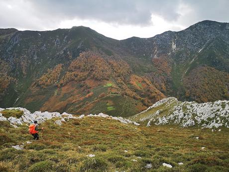 Cabeza L'Arcu desde Caleao Sendero hacia la Majada la Pandiellina