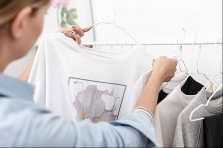 La personalización de camisetas se consolida como alternativa creativa en la moda juvenil