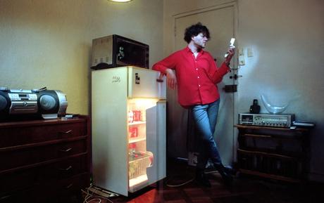 Con música, DJ y bailarines GAM interviene sus estacionamientos