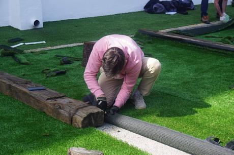 Colocación de césped artificial con estándares medibles; instaladores Albergrass elevan el acabado Colocación de césped artificial con estándares medibles; instaladores Albergrass elevan el acabado