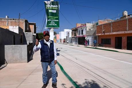 Ayuntamiento de Soledad entrega nueva pavimentación en la colonia San Felipe Ayuntamiento de Soledad entrega nueva pavimentación en la colonia San Felipe