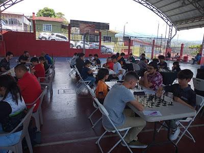 Triple empate en el peaje de Naranjo en ruta a la final de cuarta división