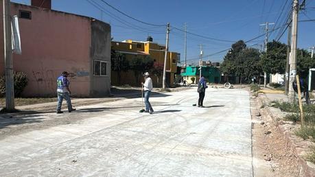 Gobierno de la Capital avanza en obra en la colonia Aguaje 2000, dentro del programa Vialidades Potosinas Gobierno de la Capital avanza en obra en la colonia Aguaje 2000, dentro del programa Vialidades Potosinas