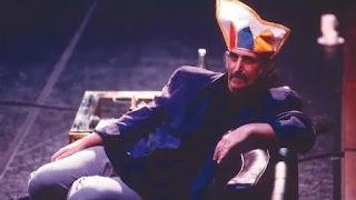 DE LA NECESIDAD DE NO LLORAR DE LA NECESIDAD DE NO LLORAR