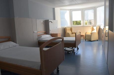 El Gobierno de C-LM abrirá en 2026 cinco nuevas residencias público-privada, que ofertarán 440 plazas