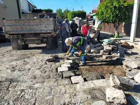 Con participación ciudadana, “Por Buen Camino” refuerza bacheo y mantenimiento urbano en más de 25 calles de San Luis Capital Con participación ciudadana, “Por Buen Camino” refuerza bacheo y mantenimiento urbano en más de 25 calles de San Luis Capital