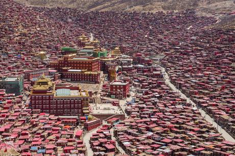 12 pueblos escondidos que no creerás que realmente existen Larung Gar