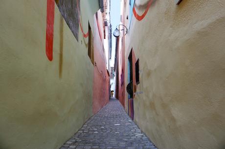 12 calles estrechas por las que te costará pasar Strada Sforii