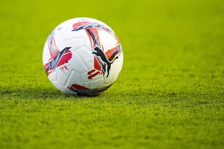 LaLiga suspende el partido entre la AD Ceuta y la UD Almería tras fallecer un aficionado en las gradas