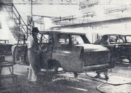 Línea de armado de carrocerías del Di Tella 1500 Línea de armado de carrocerías del Di Tella 1500