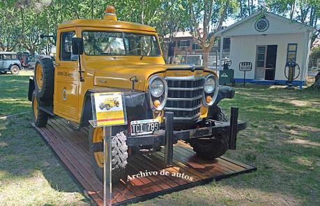 Jeep Baqueano 1000 grúa del ACA de 1961