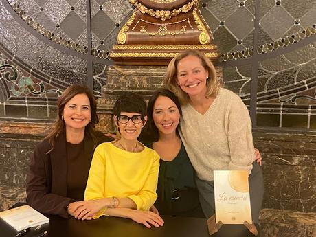 BLOGSSIPGIRL Y LA HISTORIA DE UN PROCESO CREATIVO. PRESENTACIÓN DE LA ESENCIA, MI LIBRO.  EN CAJA RURAL DE ARAGÓN