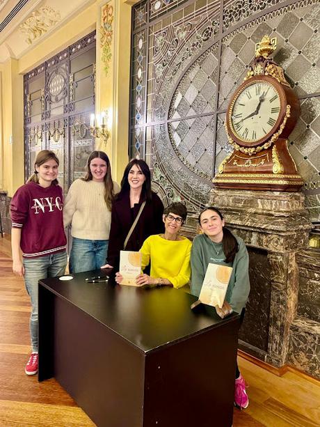 BLOGSSIPGIRL Y LA HISTORIA DE UN PROCESO CREATIVO. PRESENTACIÓN DE LA ESENCIA, MI LIBRO.  EN CAJA RURAL DE ARAGÓN