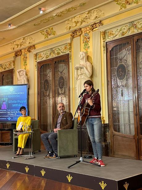 BLOGSSIPGIRL Y LA HISTORIA DE UN PROCESO CREATIVO. PRESENTACIÓN DE LA ESENCIA, MI LIBRO.  EN CAJA RURAL DE ARAGÓN