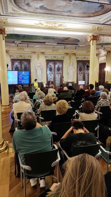 BLOGSSIPGIRL Y LA HISTORIA DE UN PROCESO CREATIVO. PRESENTACIÓN DE LA ESENCIA, MI LIBRO.  EN CAJA RURAL DE ARAGÓN