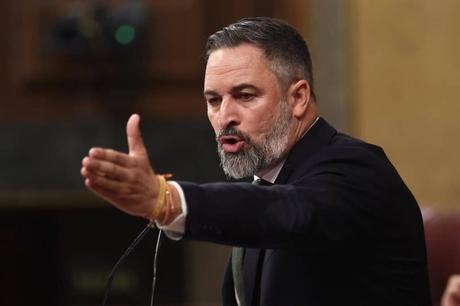 Feijóo replica a Sánchez que Cataluña ha privatizado servicios públicos cinco veces más que Andalucía Feijóo replica a Sánchez que Cataluña ha privatizado servicios públicos cinco veces más que Andalucía