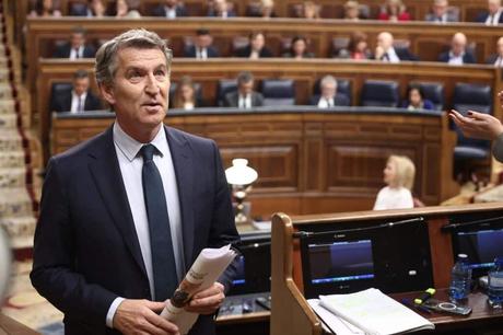 Feijóo insta a Sánchez a convocar elecciones para evitar la «parálisis»: «Aunque se resista, su tiempo se ha acabado» Feijóo insta a Sánchez a convocar elecciones para evitar la «parálisis»: «Aunque se resista, su tiempo se ha acabado»