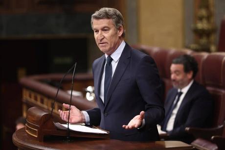 Feijóo insta a Sánchez a convocar elecciones para evitar la «parálisis»: «Aunque se resista, su tiempo se ha acabado»