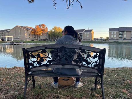 Coroncoro despide el año con ‘Simpatía’, una canción de resiliencia y determinación