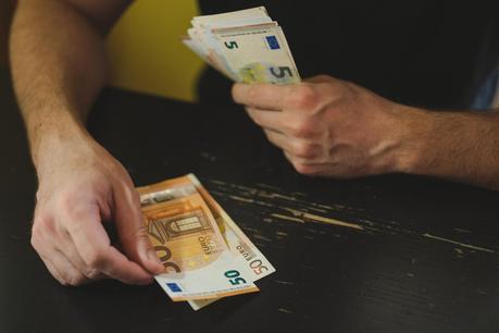 La Casa del TPV analiza la huelga del TPV: autónomos optan por el pago en efectivo en toda España La Casa del TPV analiza la huelga del TPV: autónomos optan por el pago en efectivo en toda España